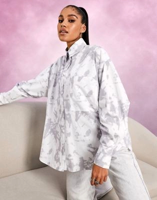 Oversized-рубашка свободного кроя из хлопка в винтажном стиле с принтом тай-дай