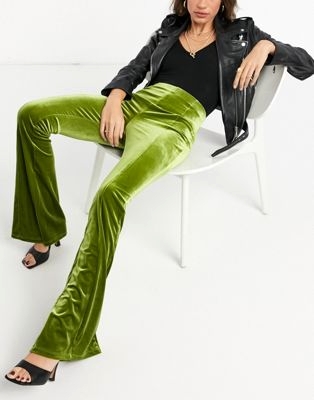 Зеленые бархатные расклешенные брюки Luxe